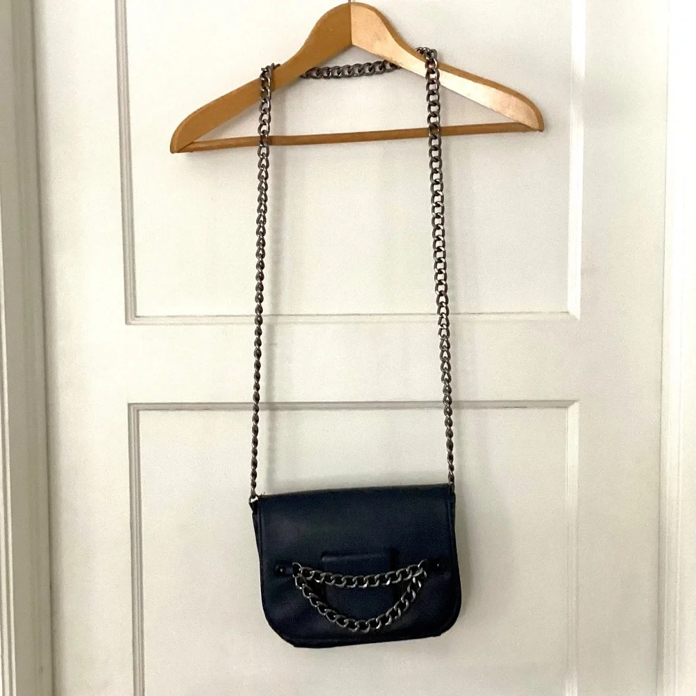 Rampage Faux Leather Gray Chain Strap Crossbody Purse gunmetal chain accents New - Picture 4 of 9